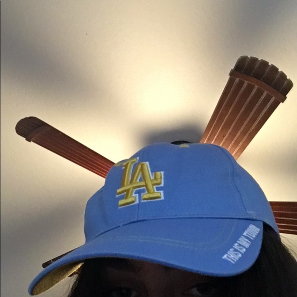 la blue and yellow baseball cap